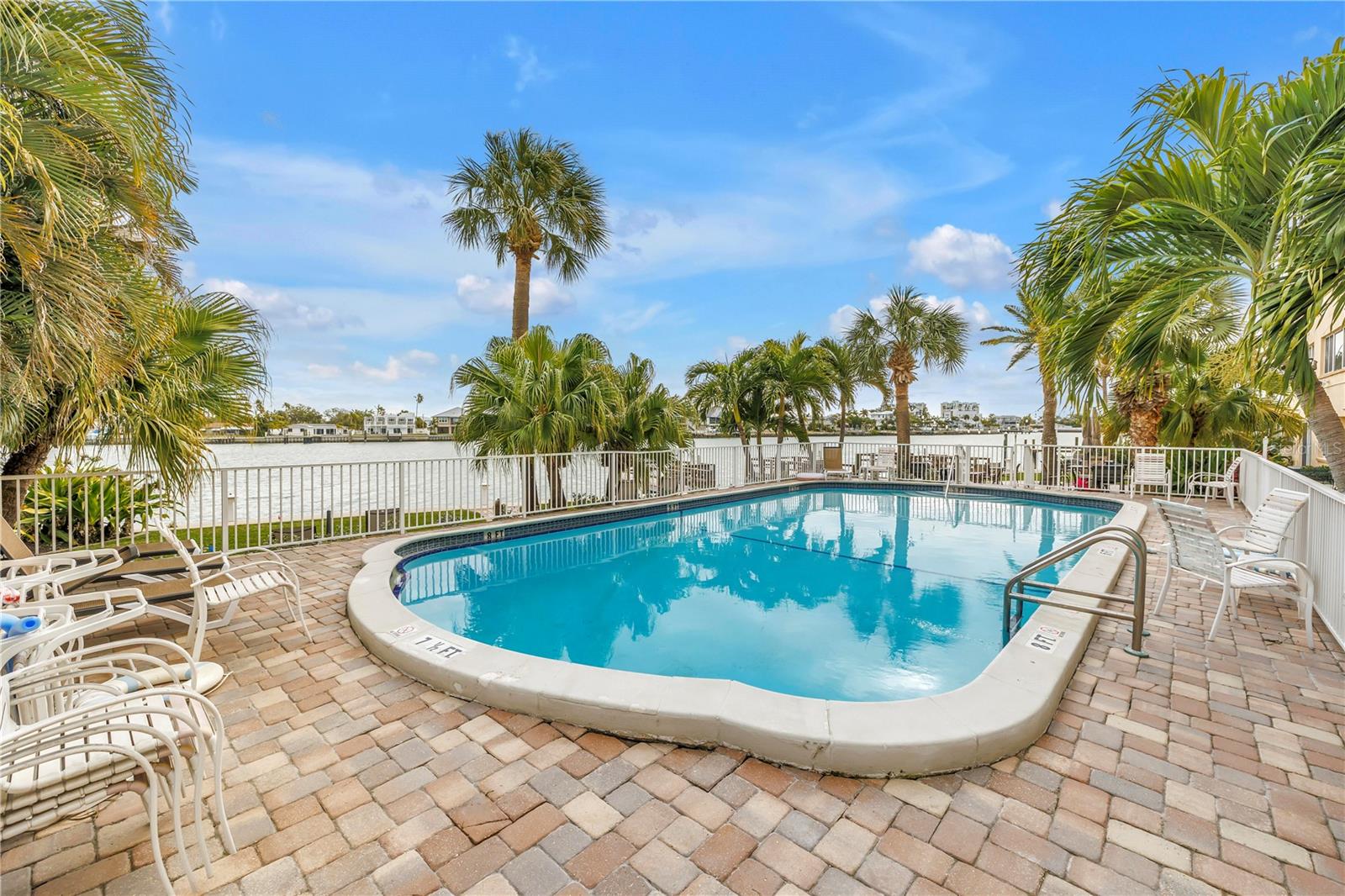 Image 25 of 34 For 10265 Gulf Boulevard B315