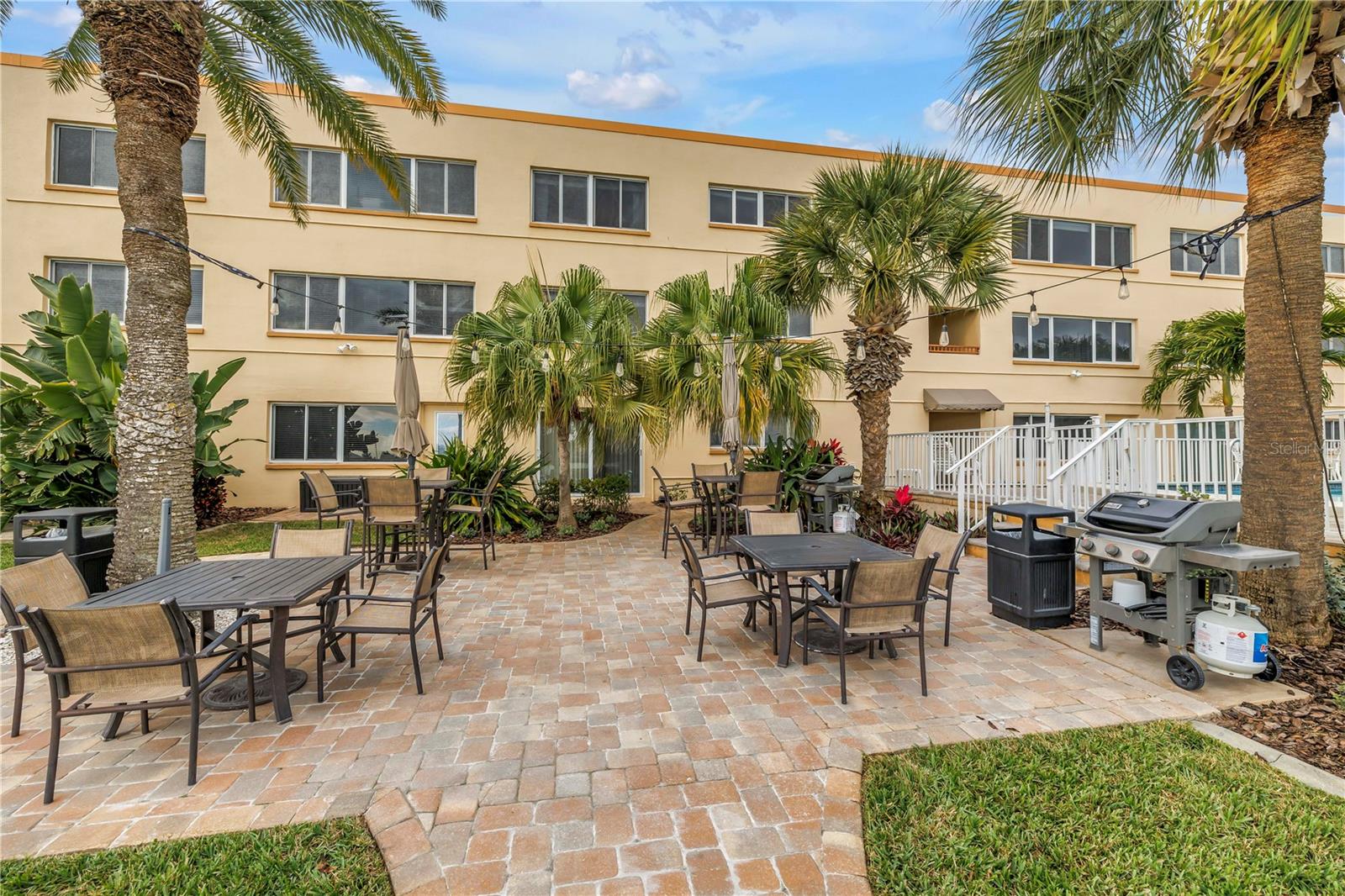 Image 31 of 34 For 10265 Gulf Boulevard B315