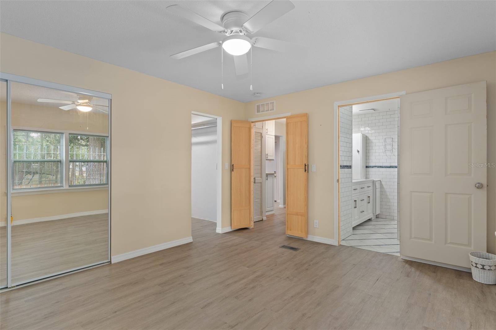 Image 17 of 39 For 193 Gladys Avenue