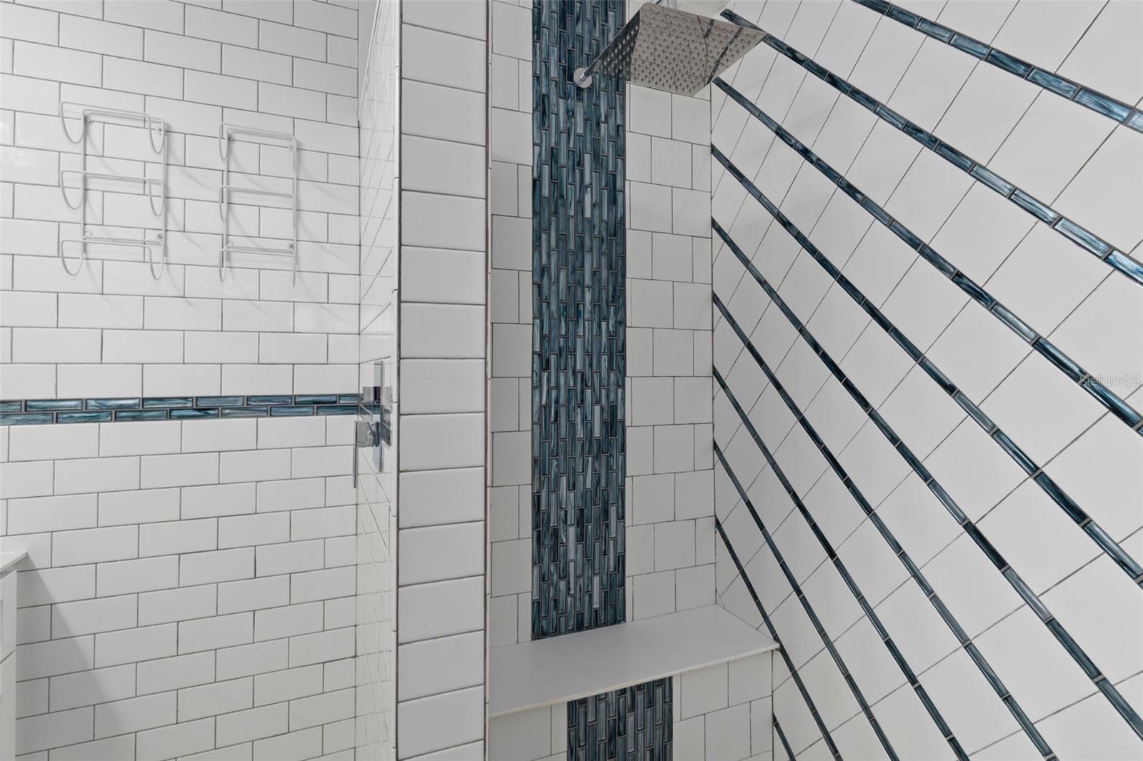 Image 19 of 39 For 193 Gladys Avenue