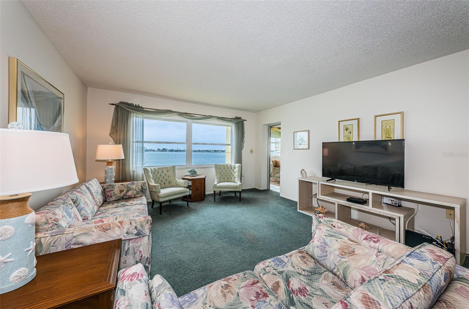 Image 10 of 54 For 4525 Cove Circle 604