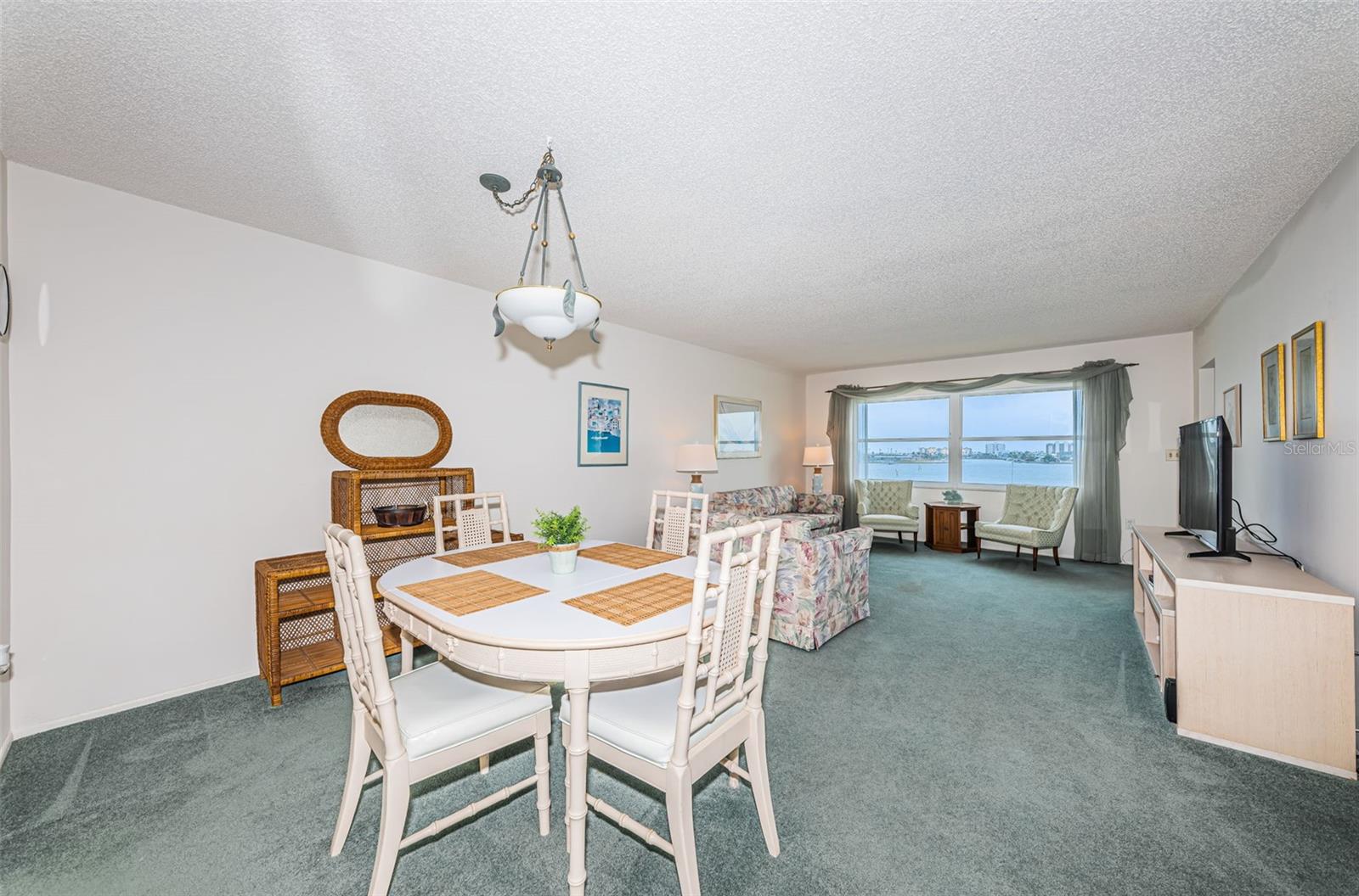 Image 15 of 54 For 4525 Cove Circle 604