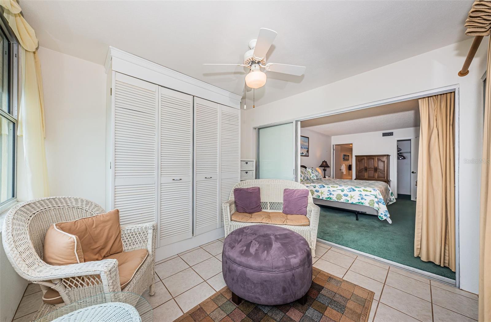 Image 29 of 54 For 4525 Cove Circle 604