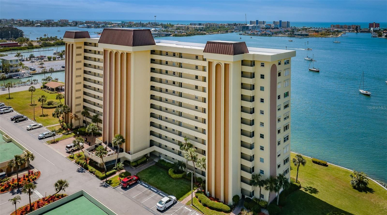 Image 5 of 54 For 4525 Cove Circle 604