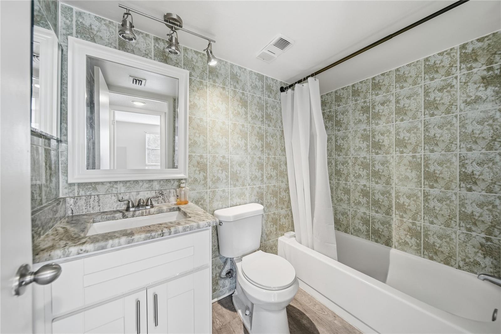 Image 23 of 26 For 5040 Terrace Palms Circle 102