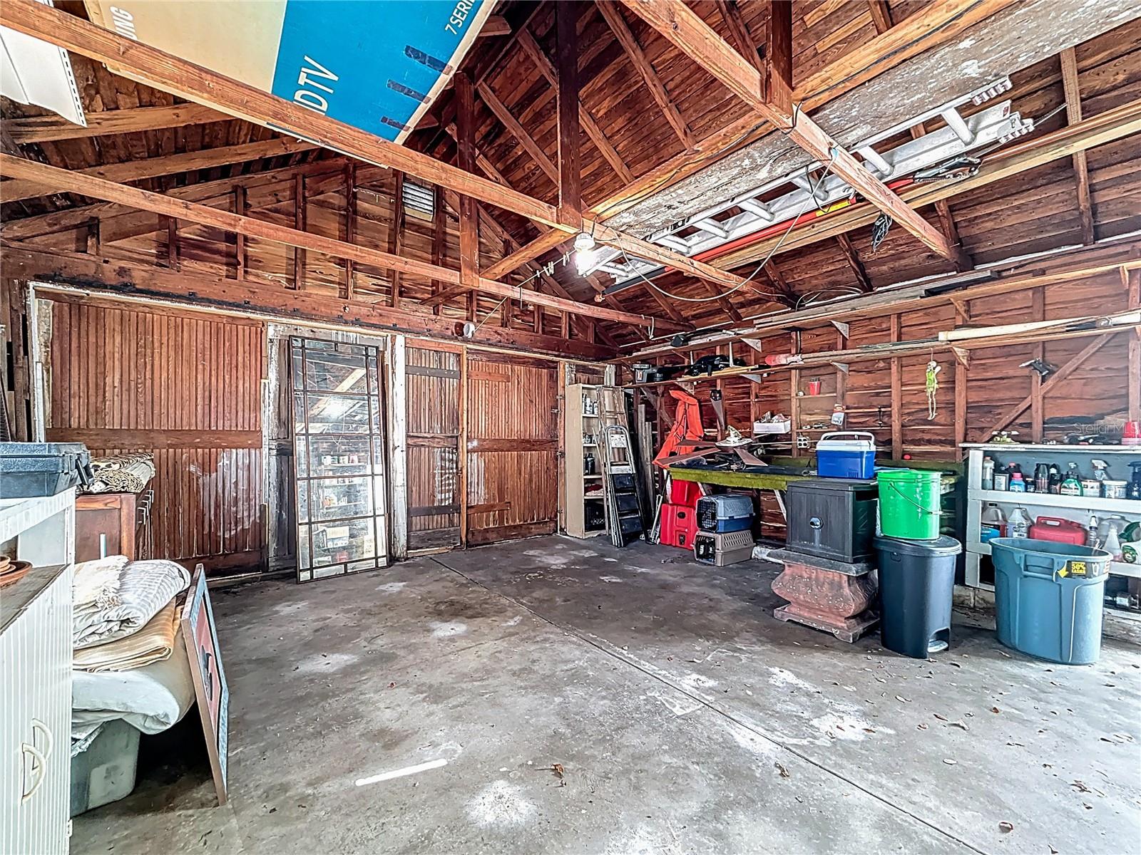 Listing photo id 36 for 1136 12th Street N