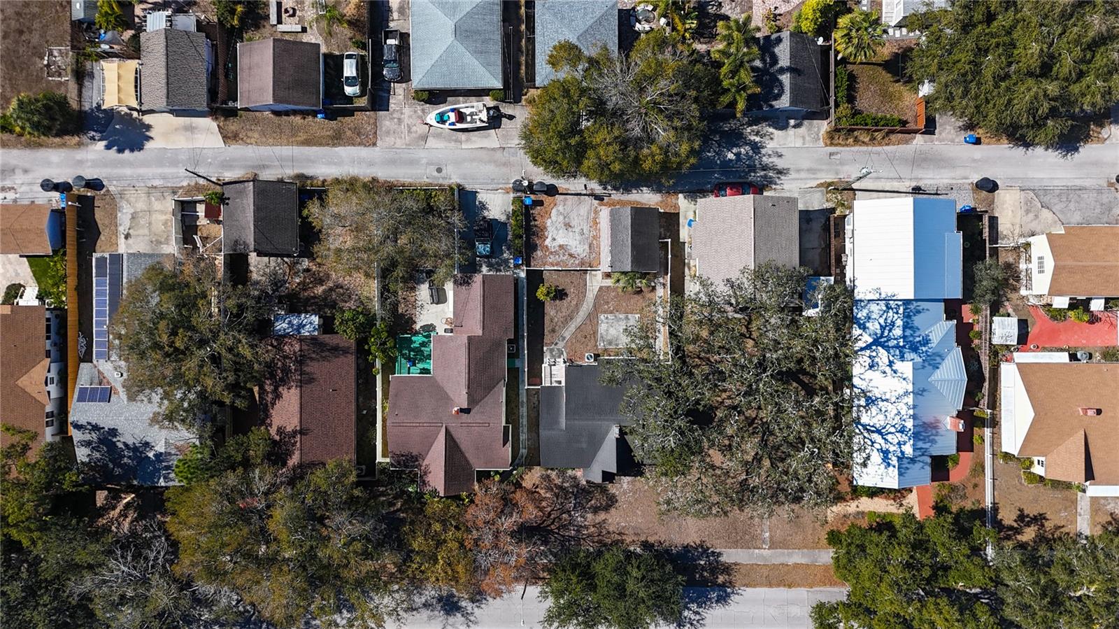 Listing photo id 58 for 1136 12th Street N