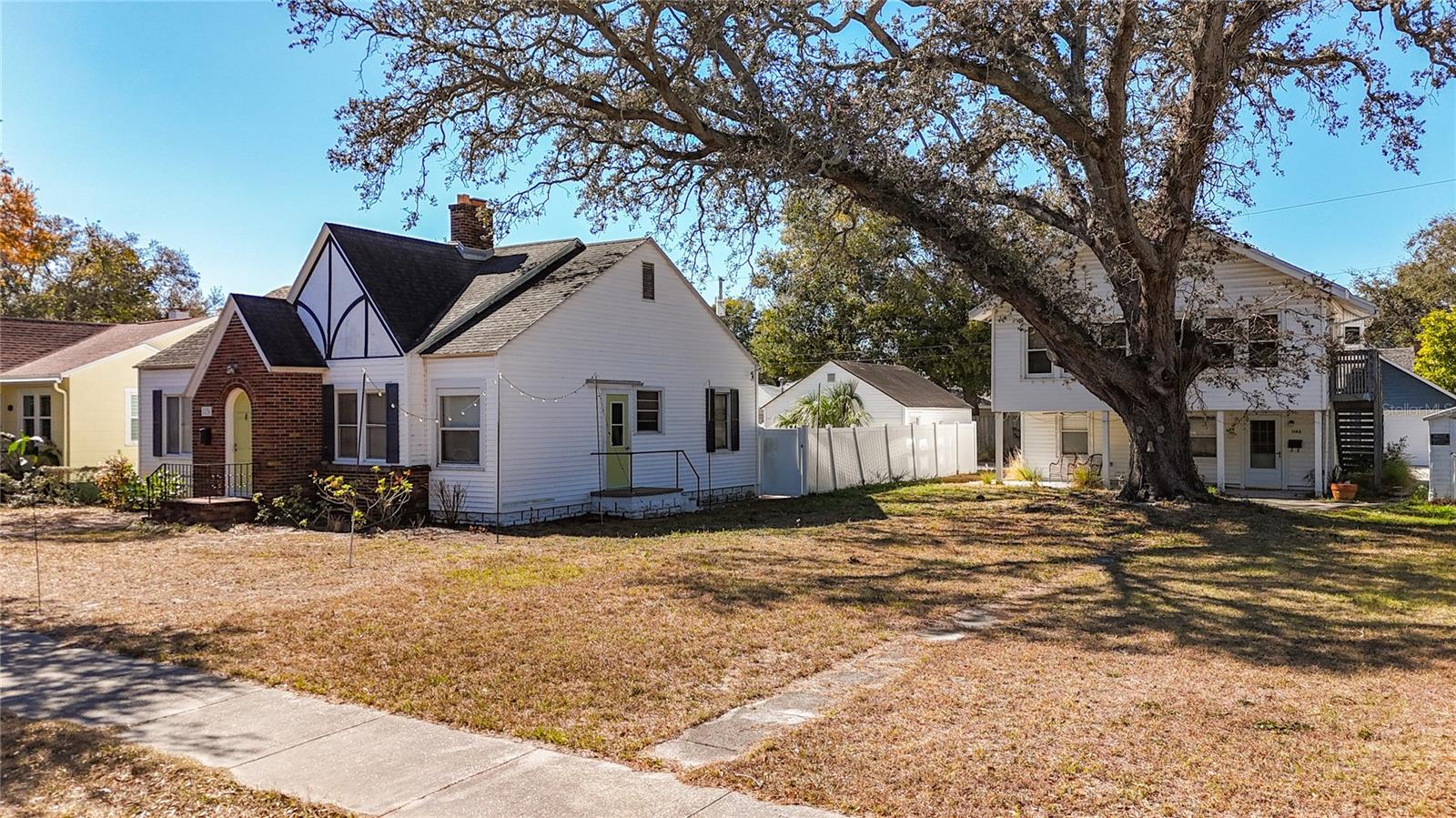 Listing photo id 61 for 1136 12th Street N