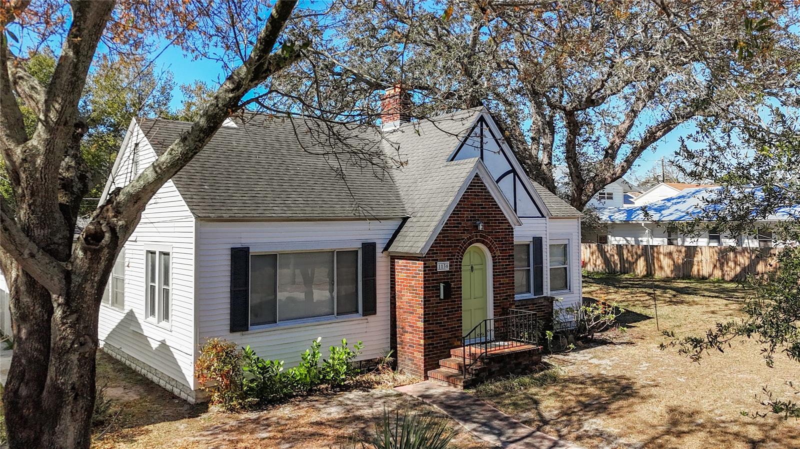 Listing photo id 65 for 1136 12th Street N