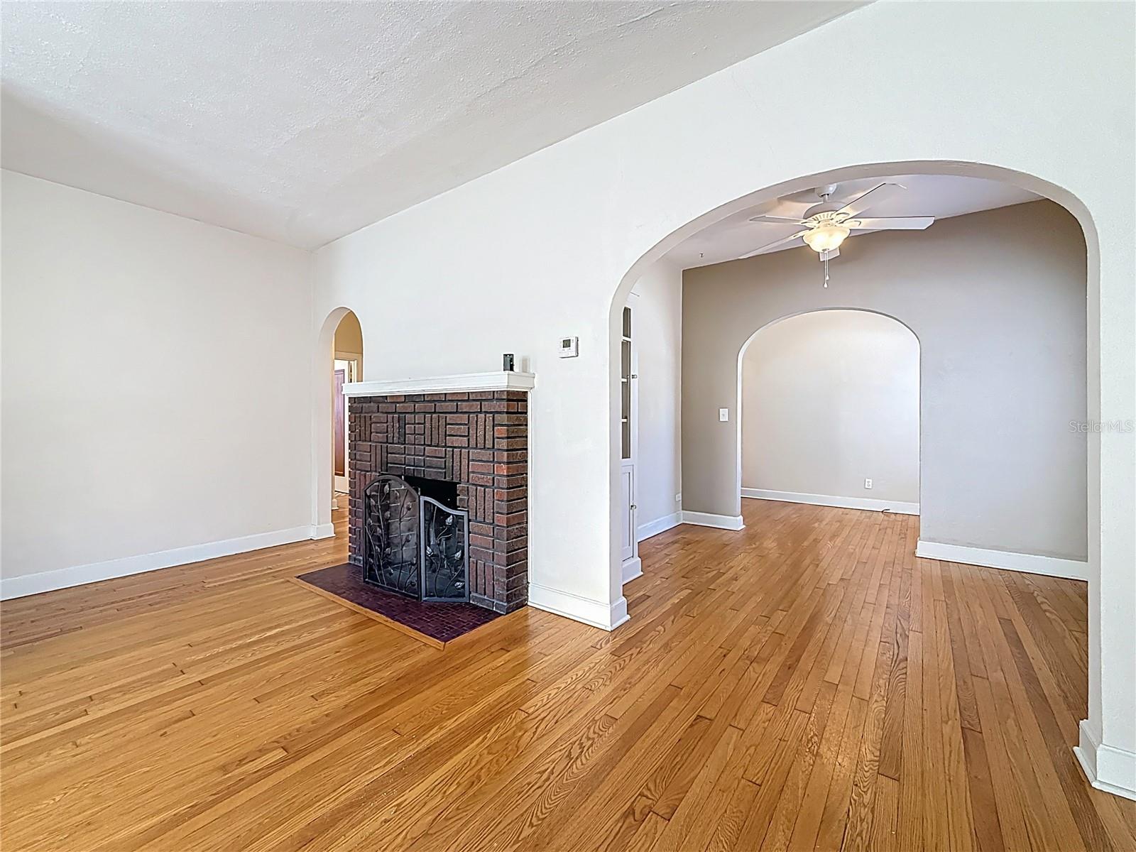 Listing photo id 5 for 1136 12th Street N