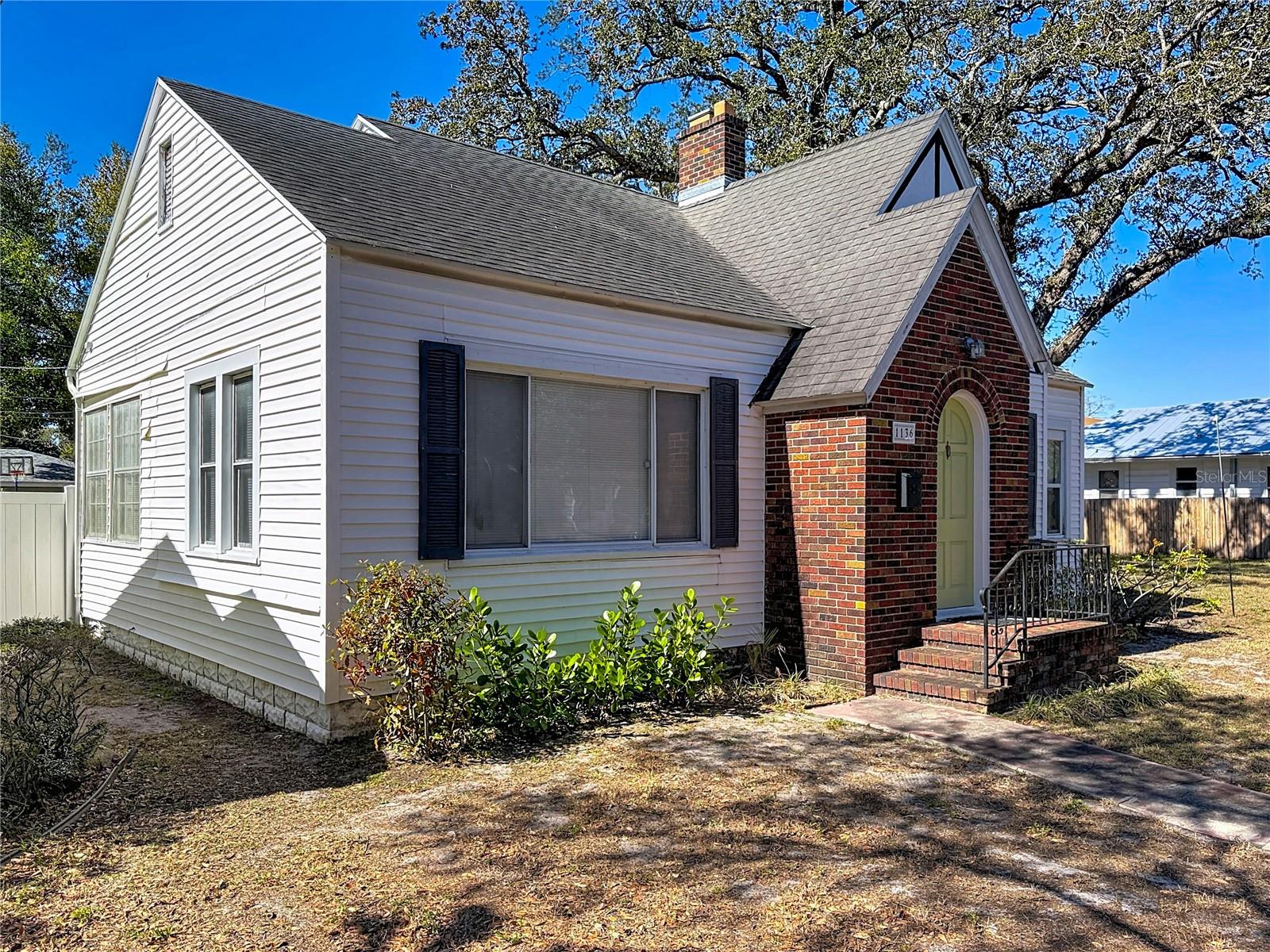 Listing photo id 72 for 1136 12th Street N