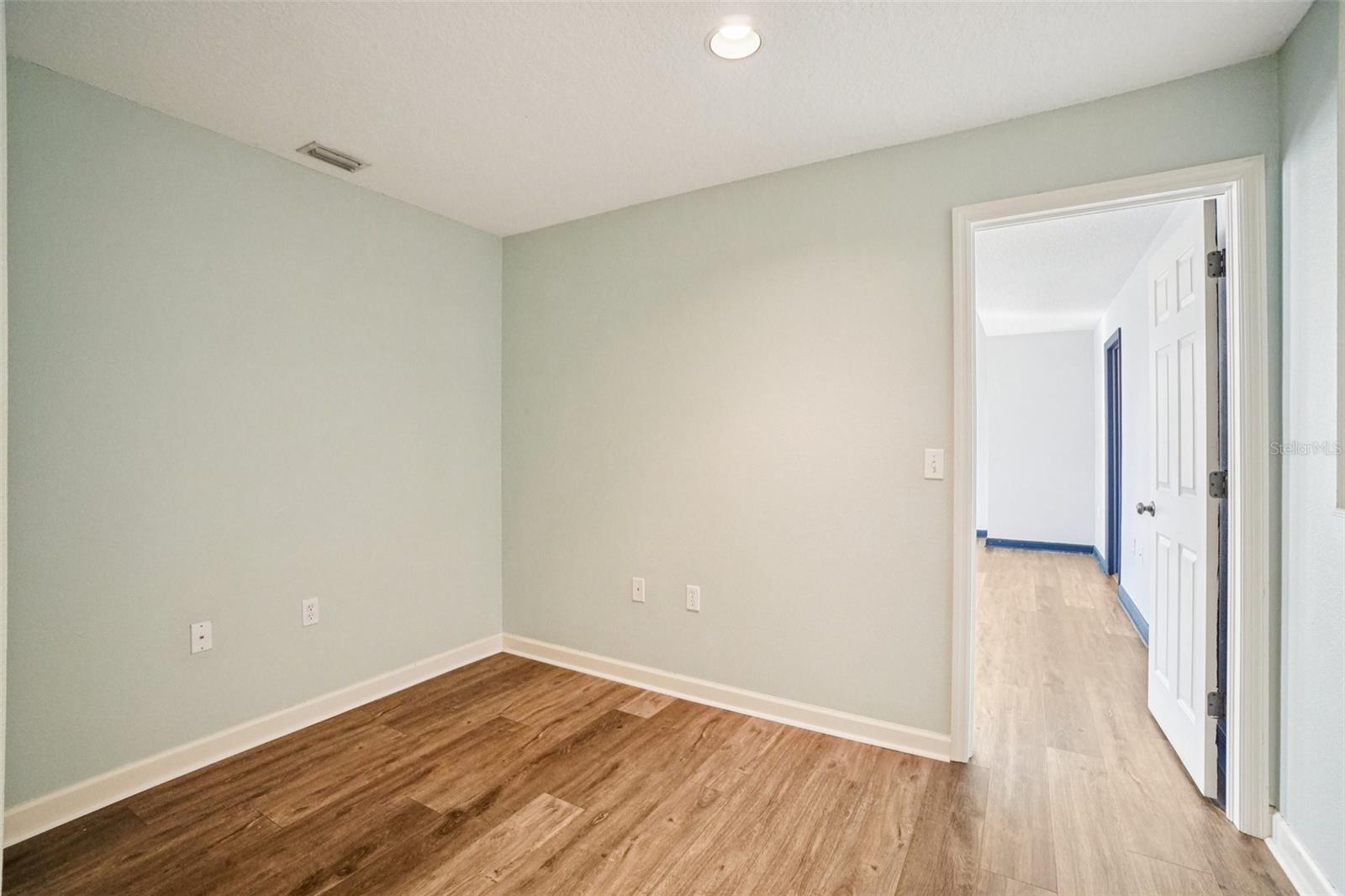 Image 22 of 47 For 502 Albany Avenue 4