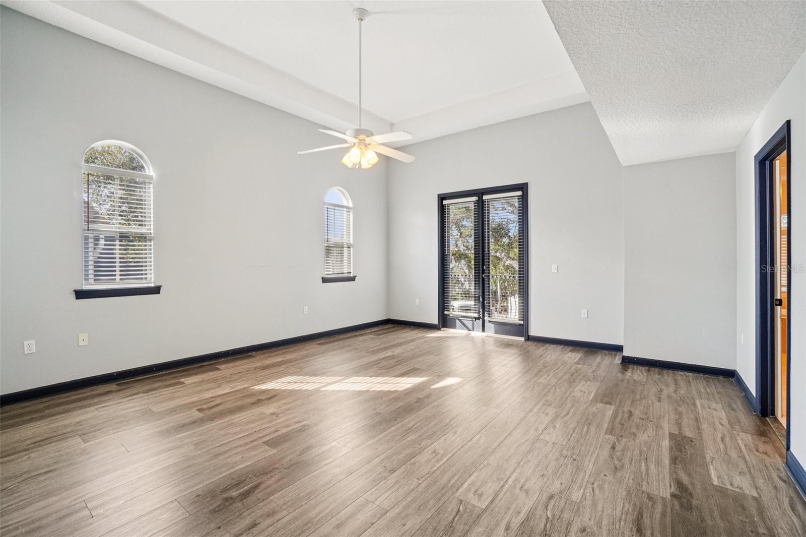 Image 24 of 47 For 502 Albany Avenue 4