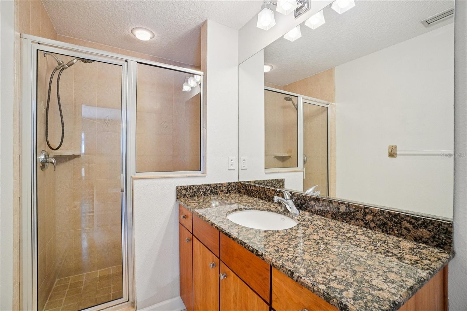 Image 40 of 47 For 502 Albany Avenue 4