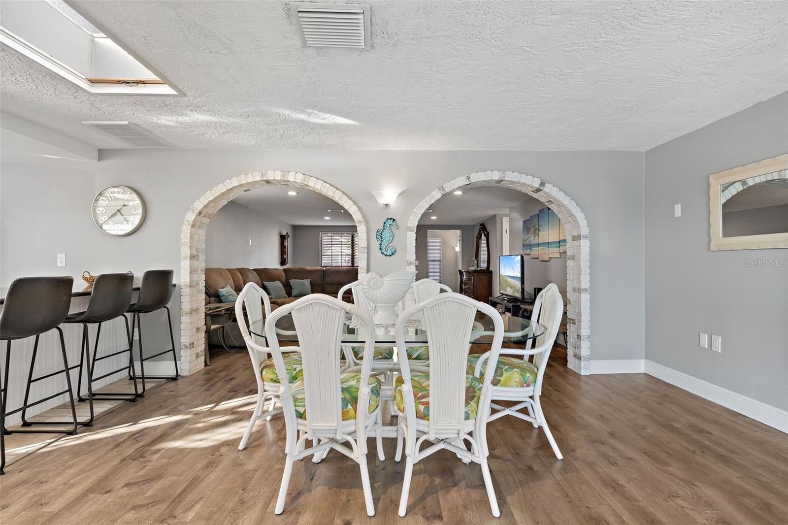 Listing photo id 9 for 5702 Riddle Road