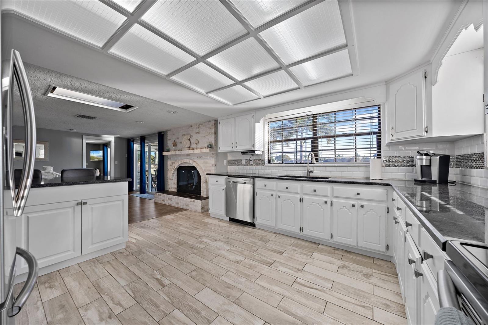 Listing photo id 13 for 5702 Riddle Road