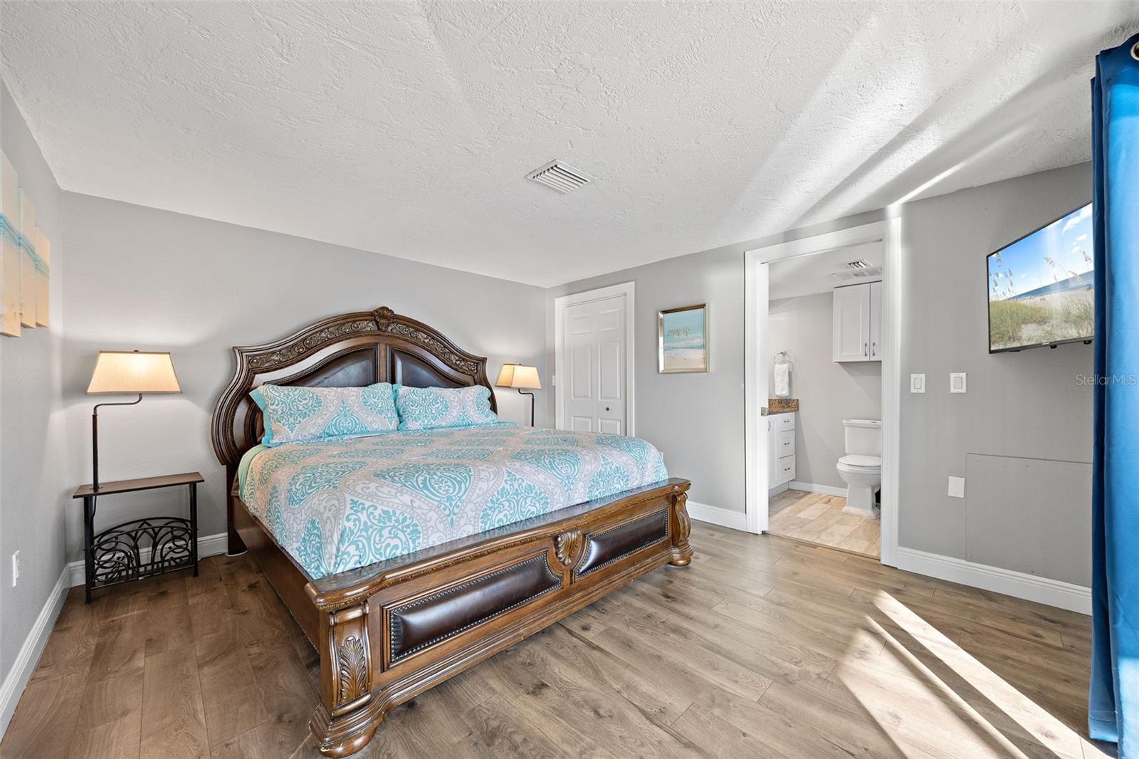 Listing photo id 14 for 5702 Riddle Road