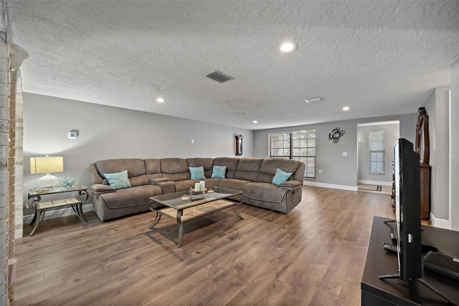 Listing photo id 21 for 5702 Riddle Road