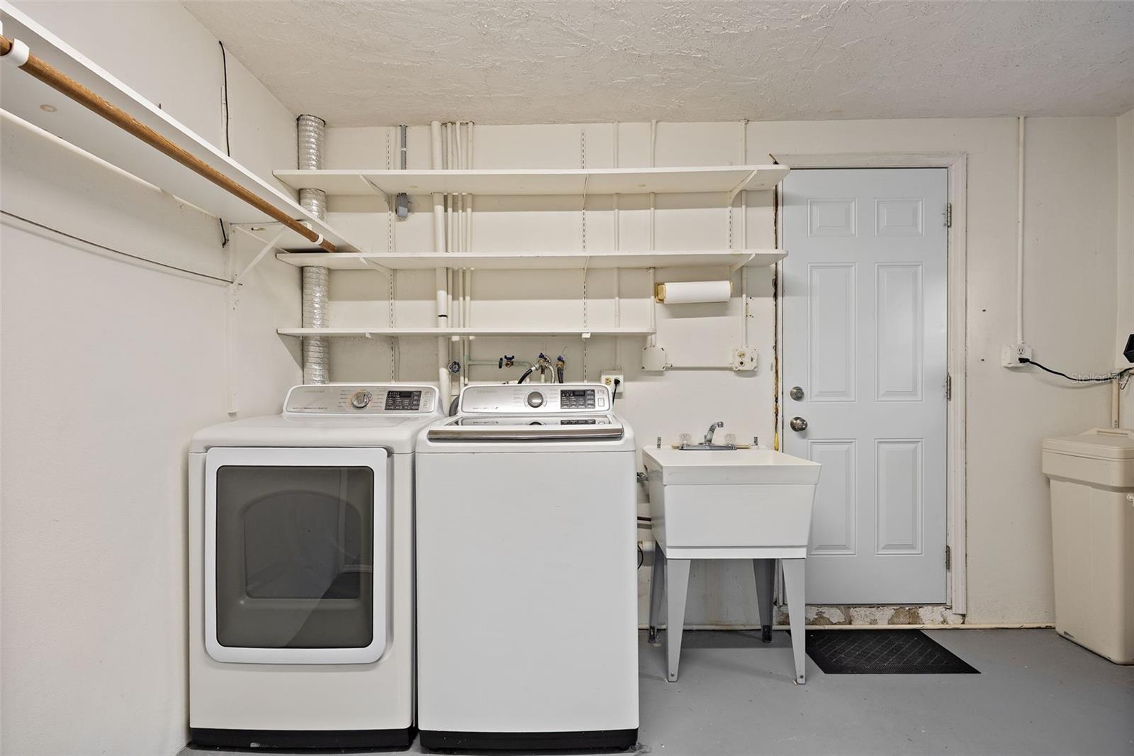 Listing photo id 29 for 5702 Riddle Road