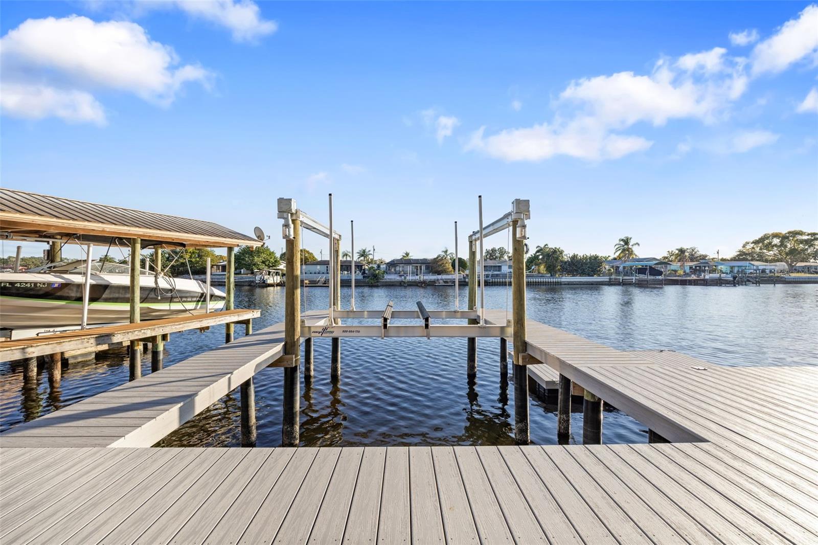 Listing photo id 3 for 5702 Riddle Road