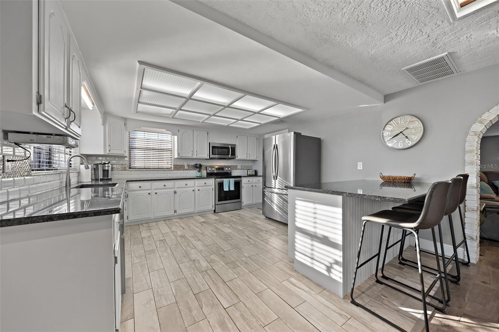 Listing photo id 7 for 5702 Riddle Road