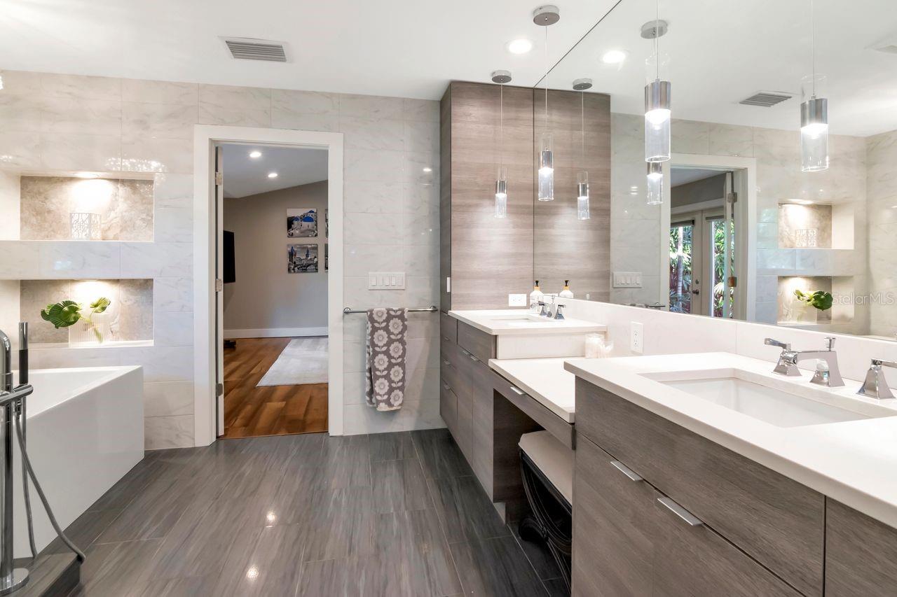 Image 10 of 53 For 4715 San Jose Street