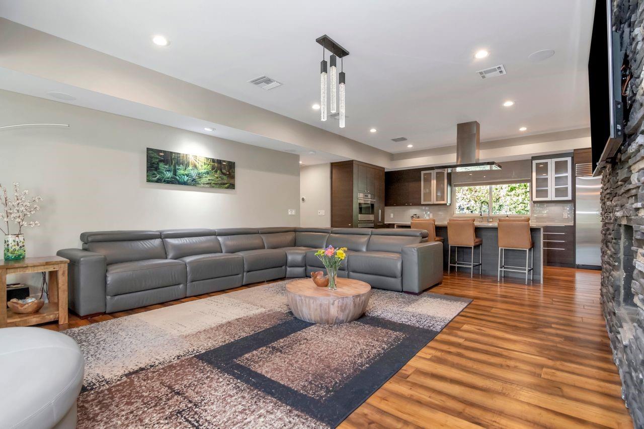 Image 21 of 53 For 4715 San Jose Street