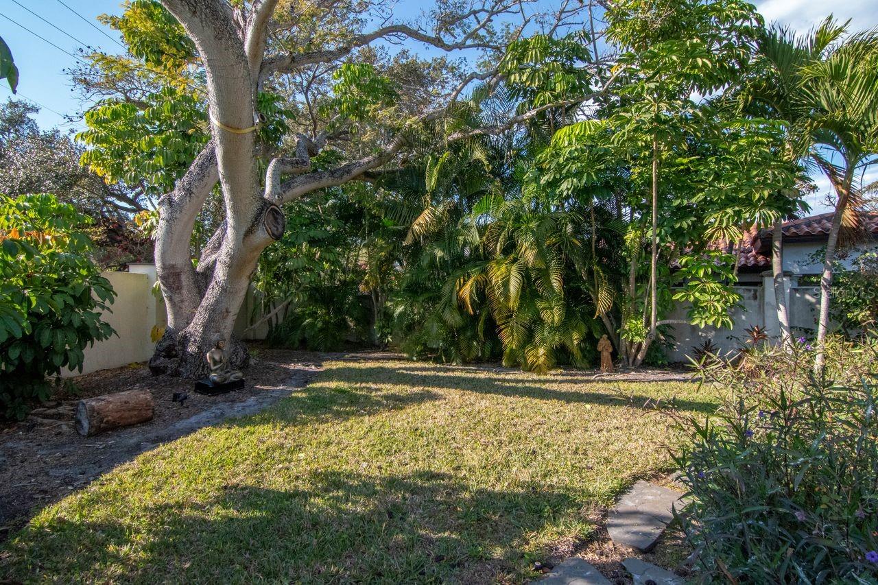 Image 43 of 53 For 4715 San Jose Street