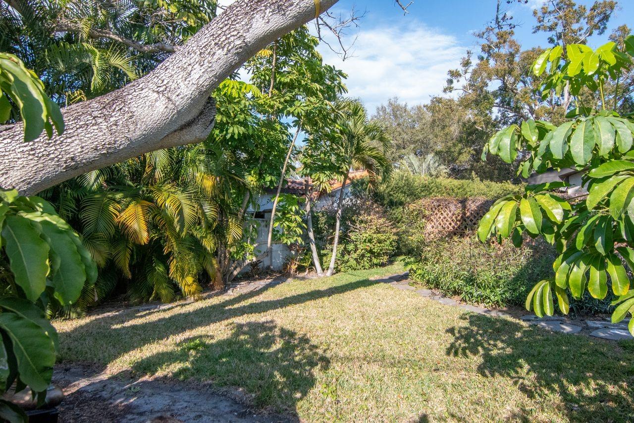 Image 44 of 53 For 4715 San Jose Street