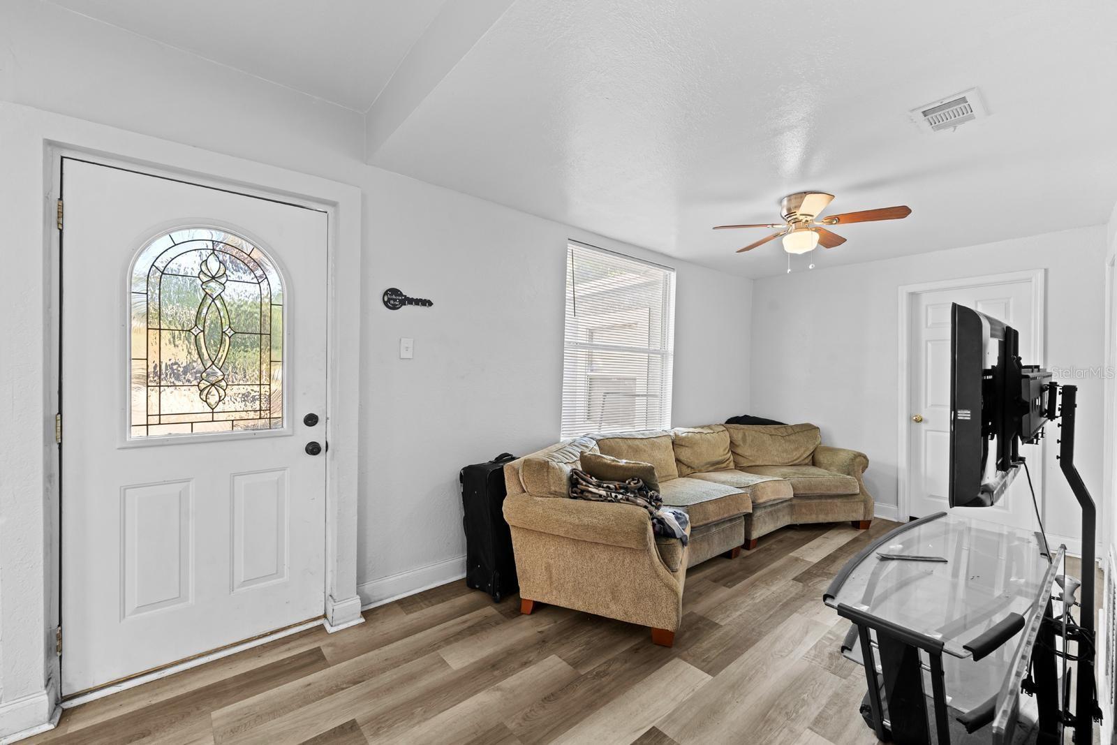 Image 7 of 25 For 4204 Marguerite Street