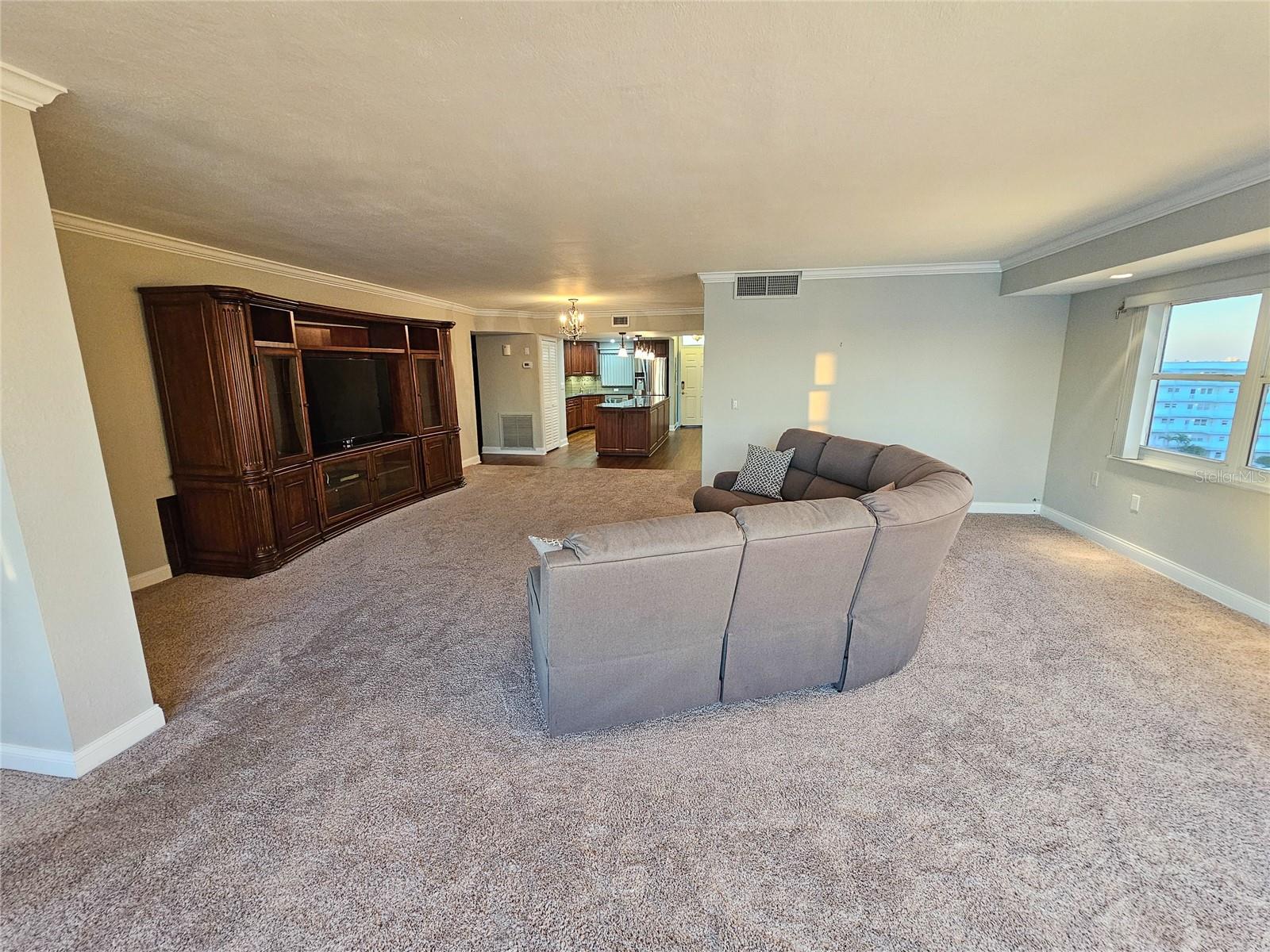 Image 11 of 45 For 6020 Shore Boulevard S 701