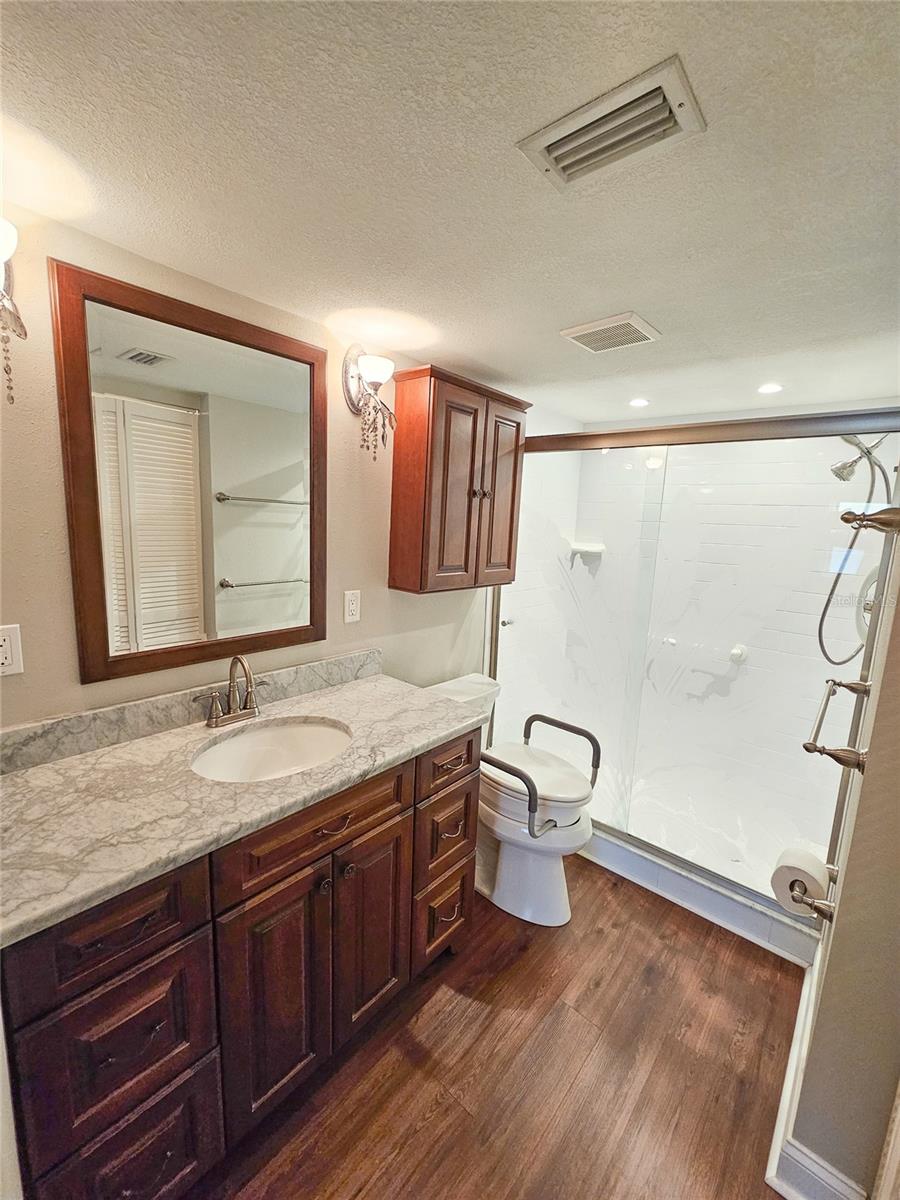 Image 21 of 45 For 6020 Shore Boulevard S 701