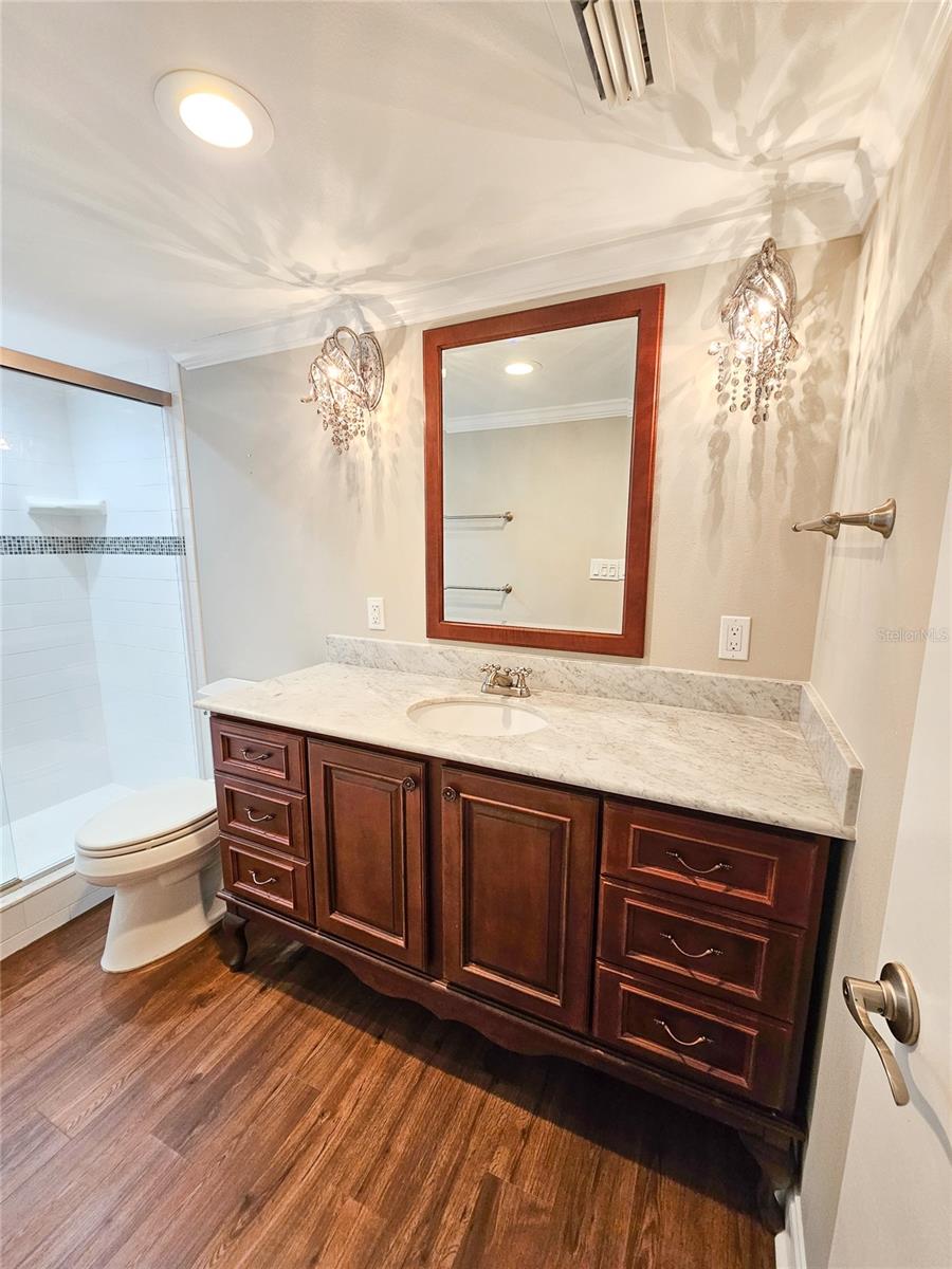 Image 26 of 45 For 6020 Shore Boulevard S 701