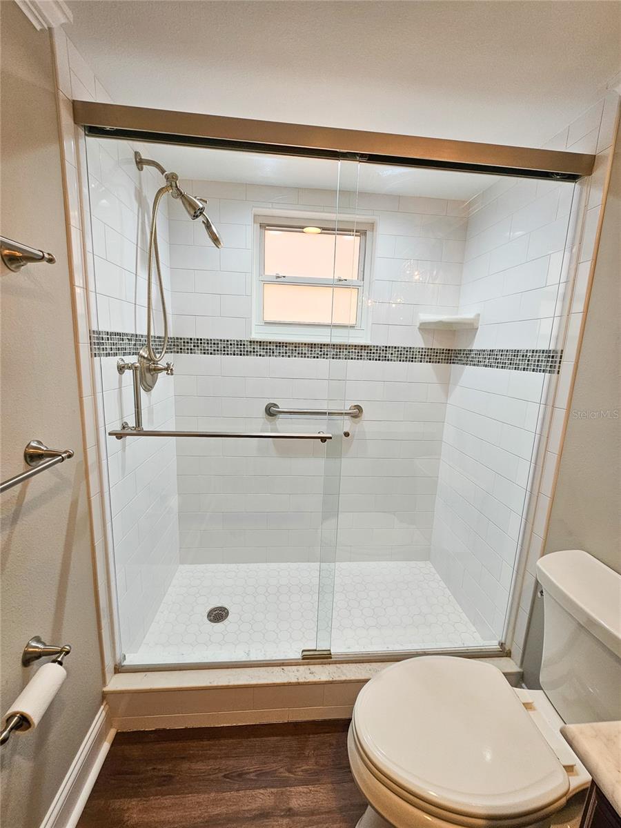 Image 27 of 45 For 6020 Shore Boulevard S 701