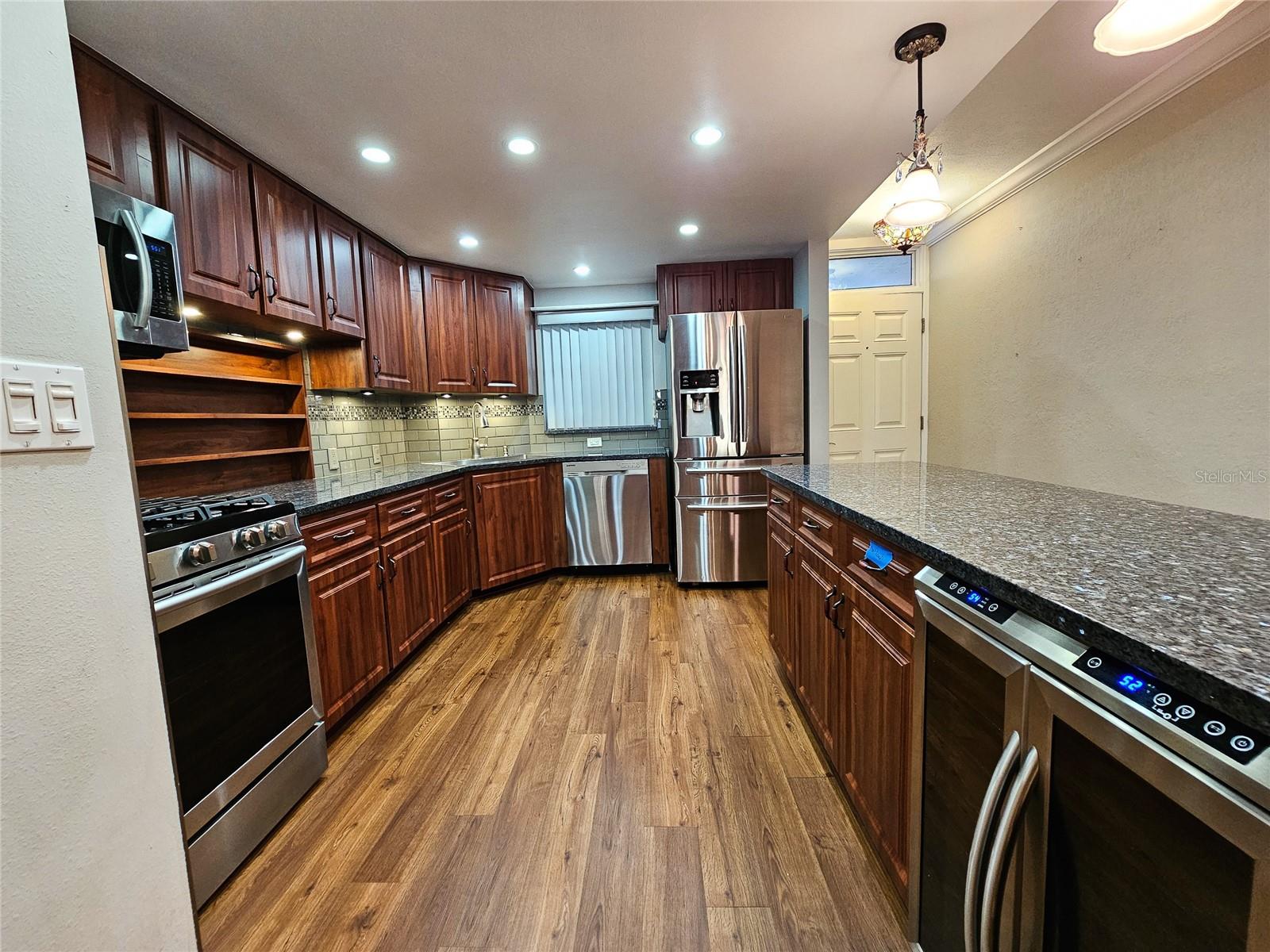 Image 5 of 45 For 6020 Shore Boulevard S 701