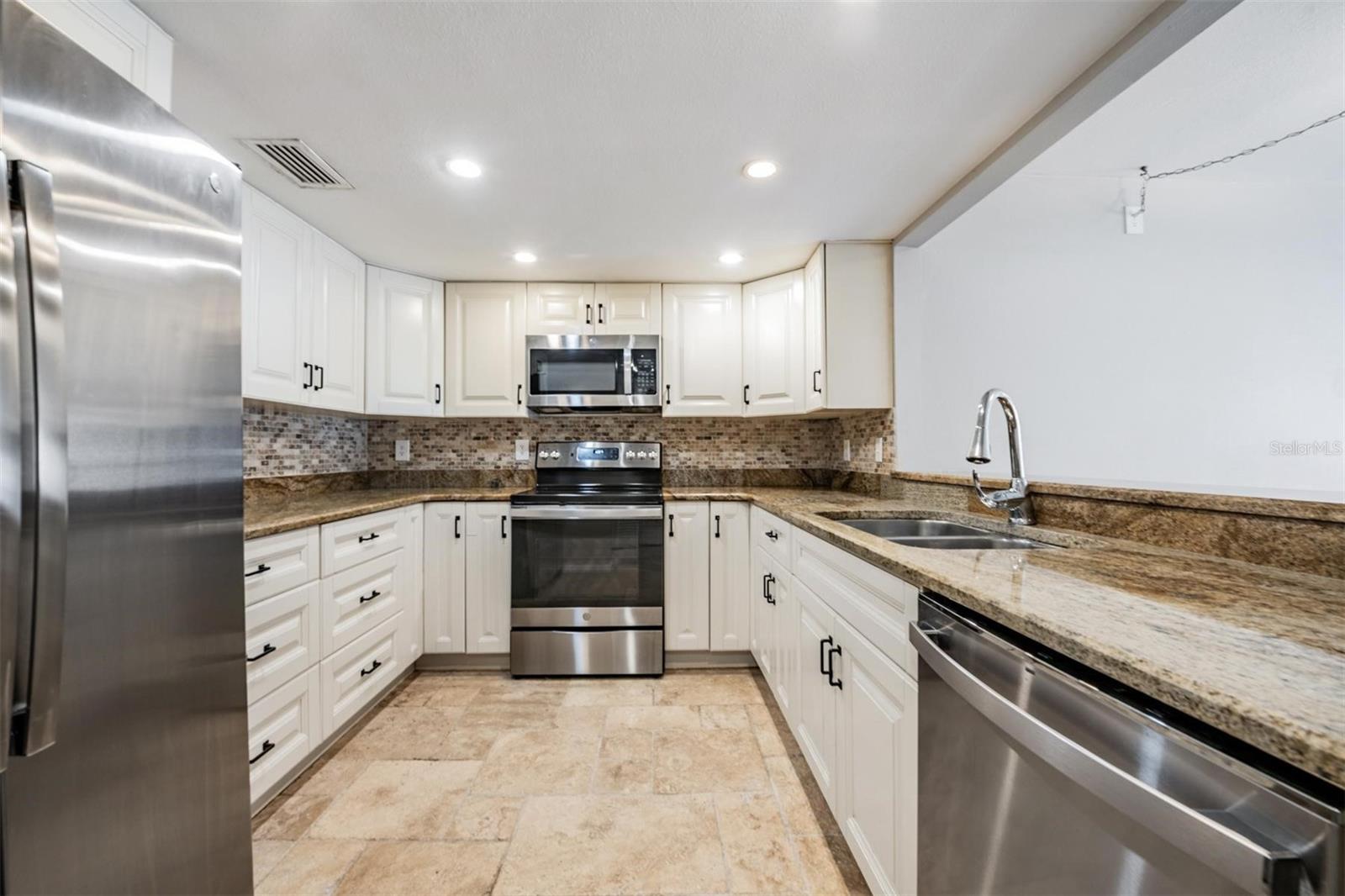 Image 3 of 46 For 13602 Village Drive 1204