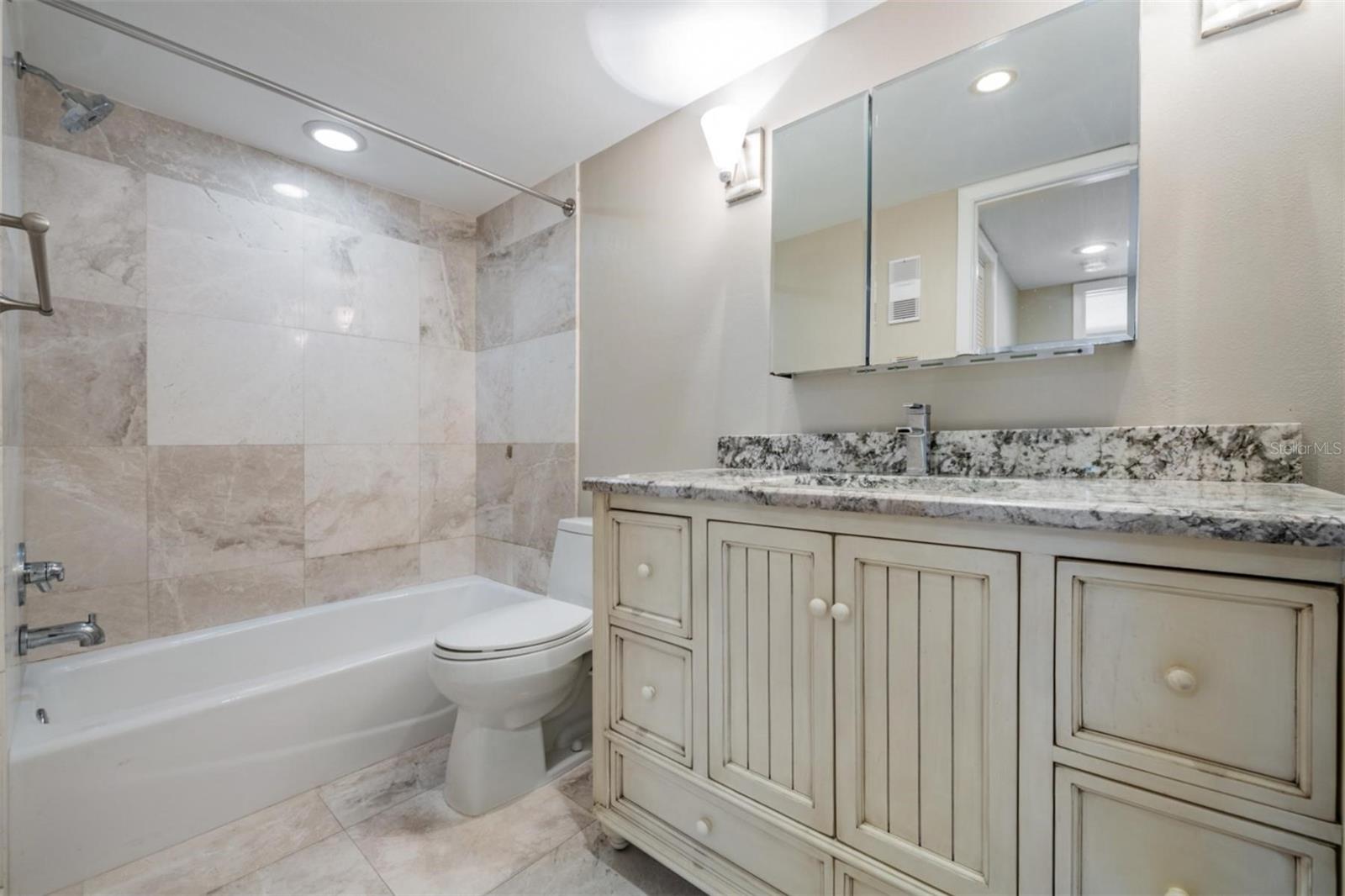 Image 7 of 46 For 13602 Village Drive 1204