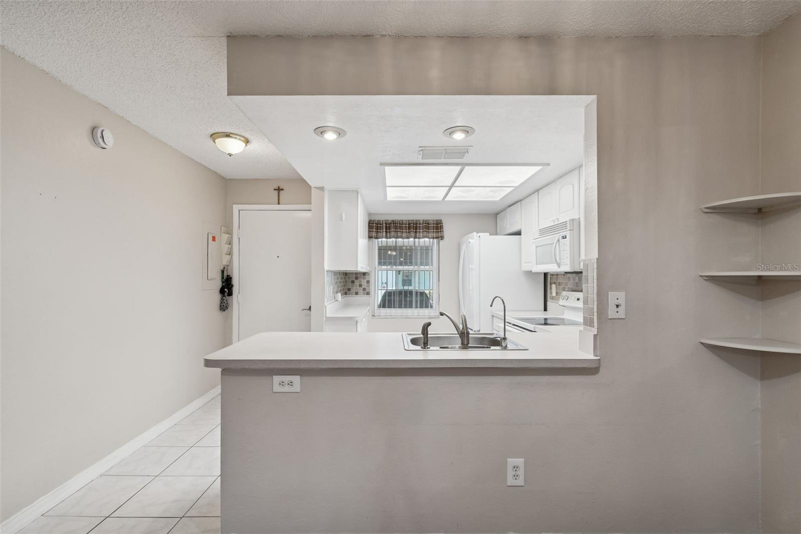 Image 10 of 74 For 2465 Northside Drive 1502