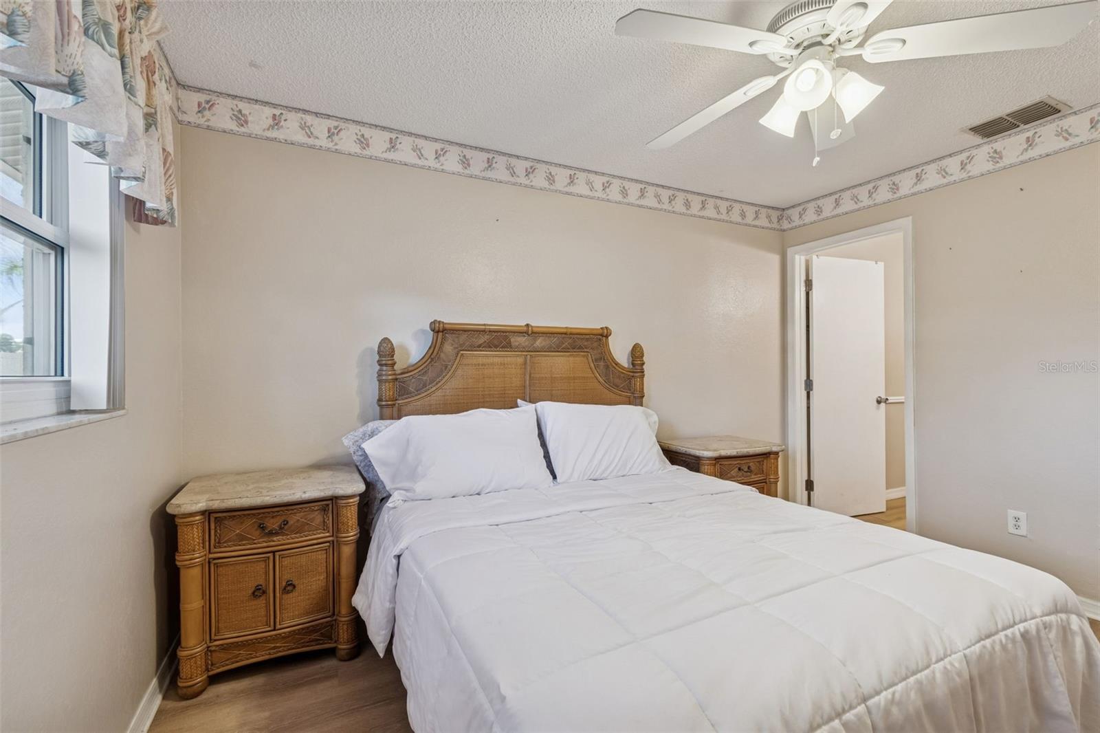 Image 26 of 74 For 2465 Northside Drive 1502