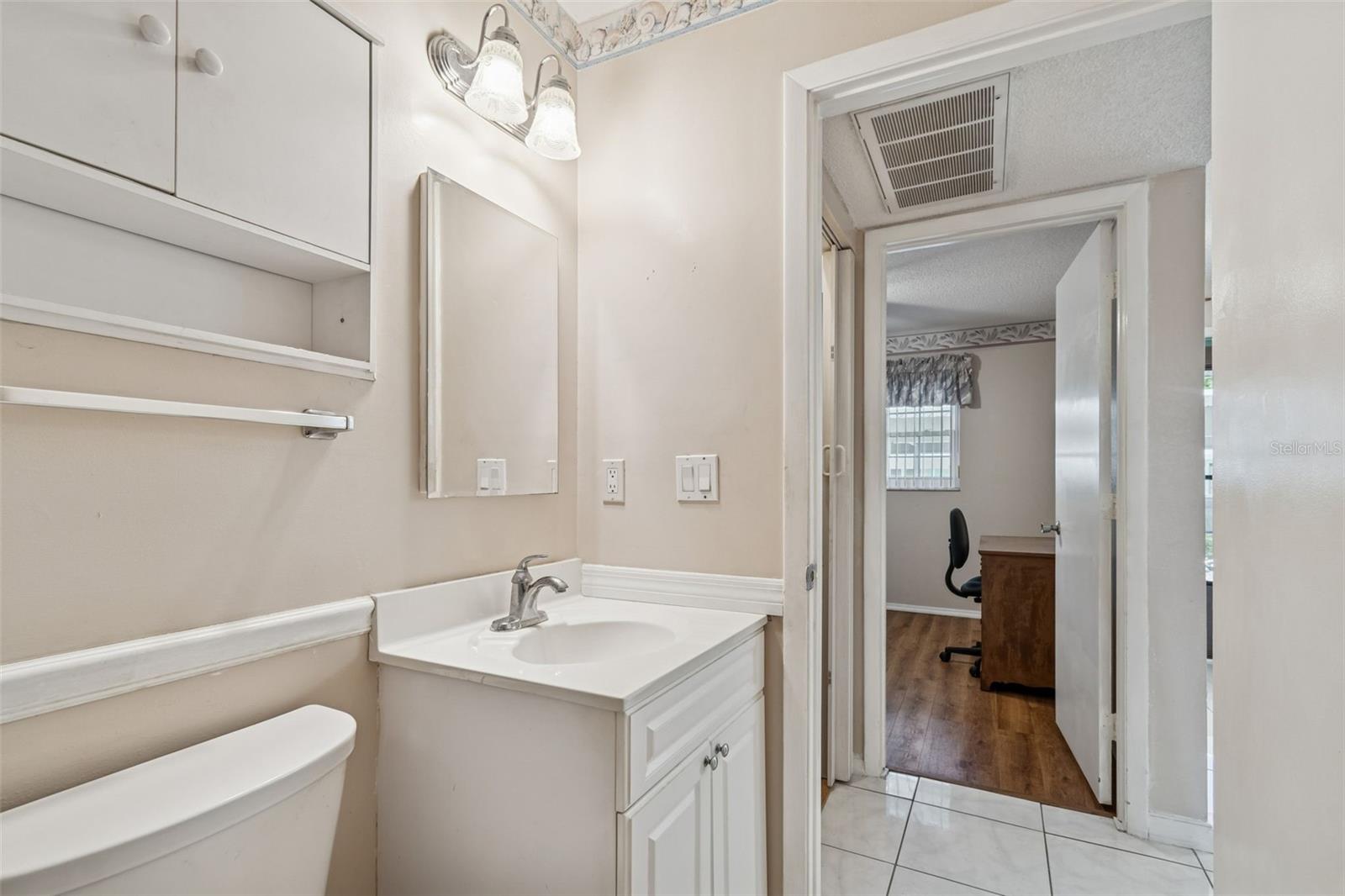 Image 41 of 74 For 2465 Northside Drive 1502