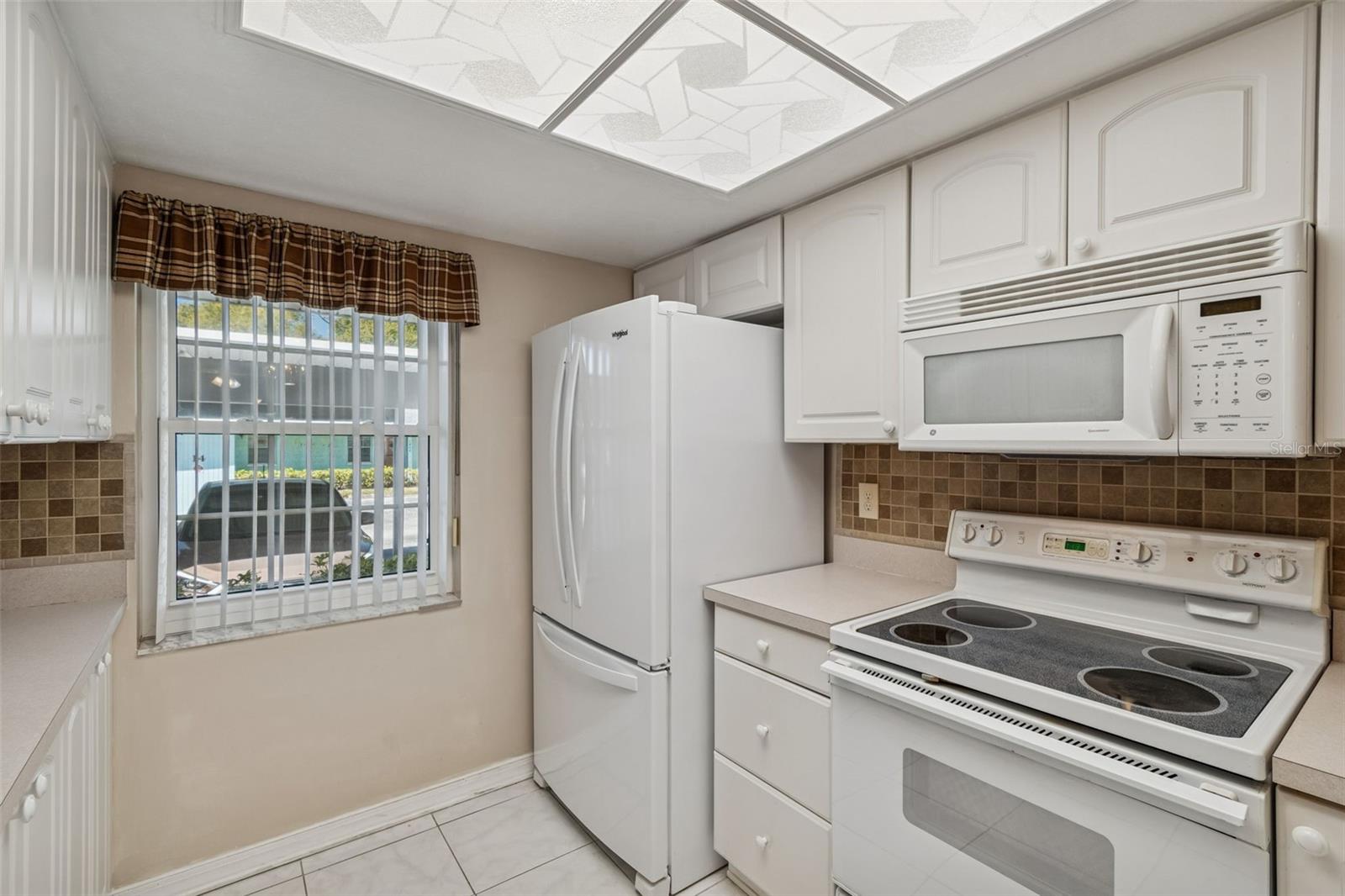 Image 8 of 74 For 2465 Northside Drive 1502