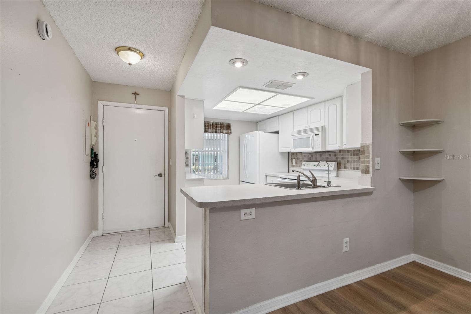 Image 9 of 74 For 2465 Northside Drive 1502