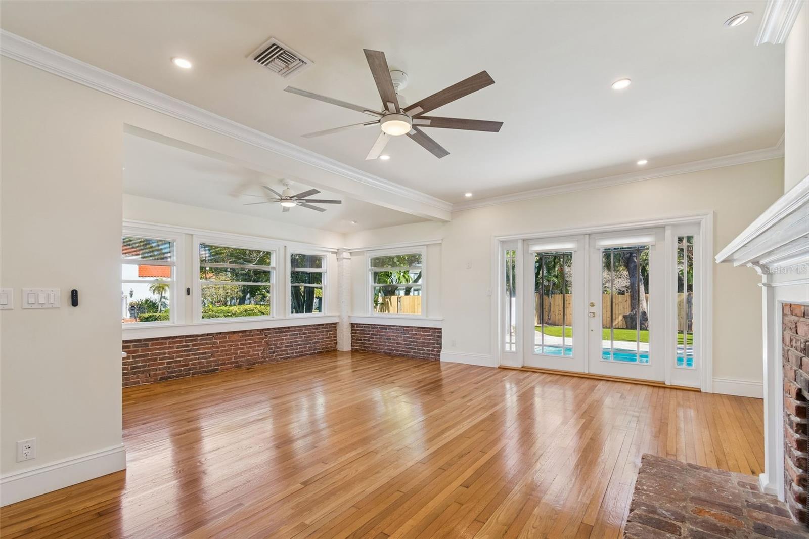 Image 10 of 95 For 344 21st Avenue Ne