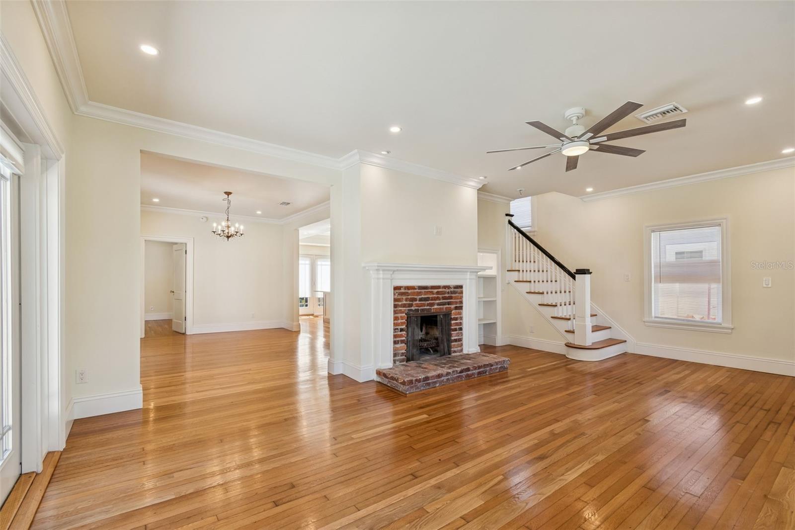 Image 13 of 95 For 344 21st Avenue Ne