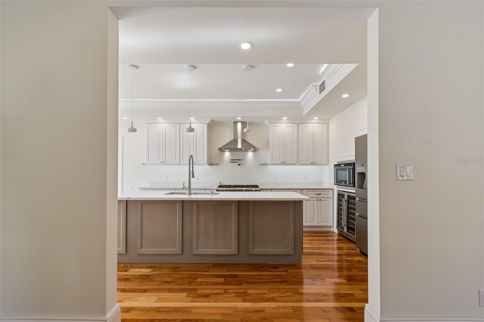 Image 26 of 95 For 344 21st Avenue Ne