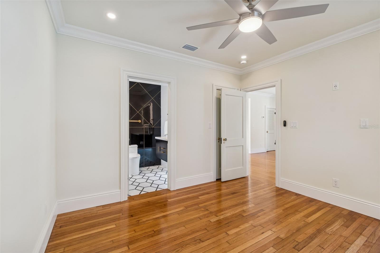 Image 40 of 95 For 344 21st Avenue Ne