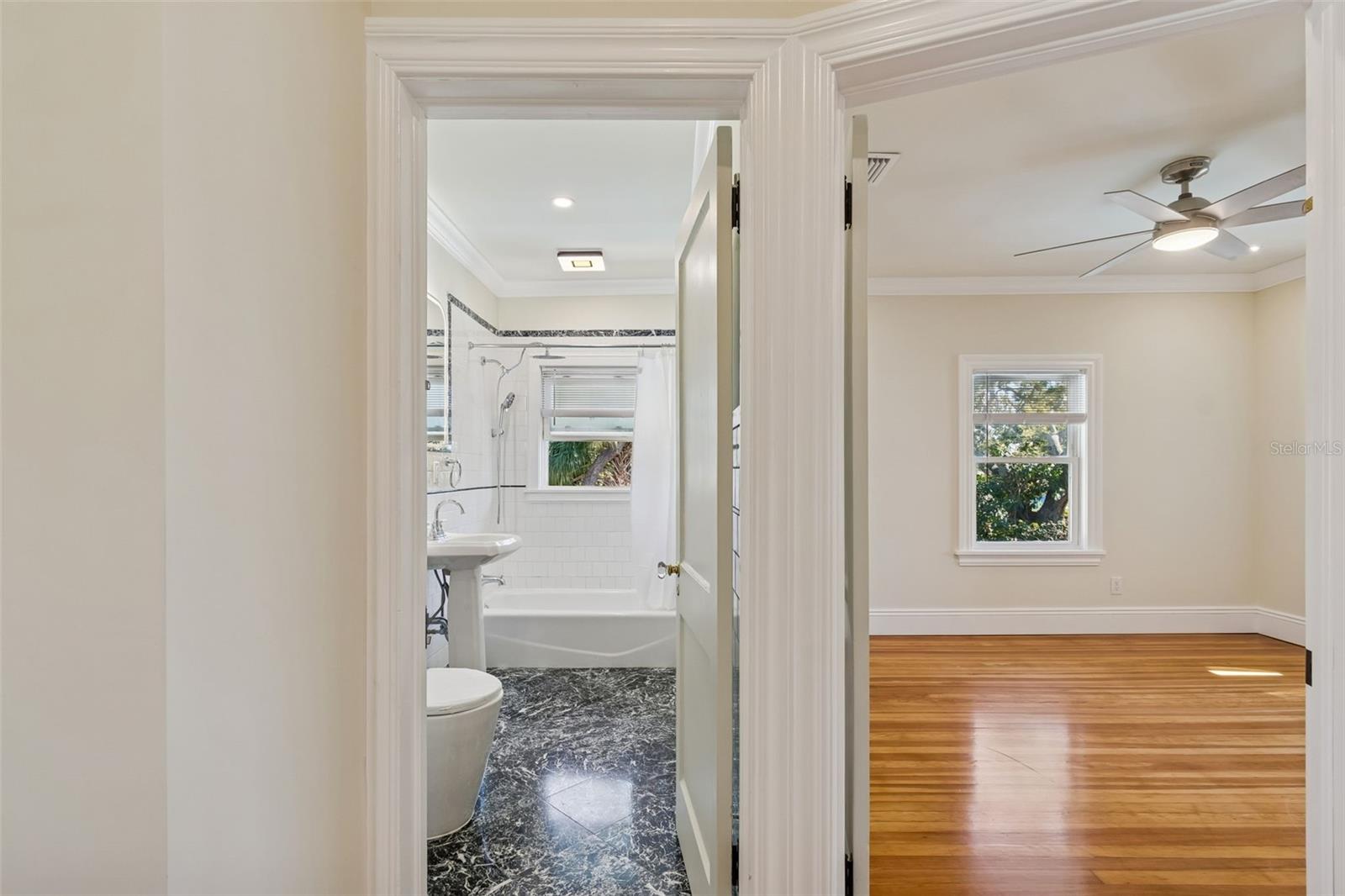 Image 47 of 95 For 344 21st Avenue Ne