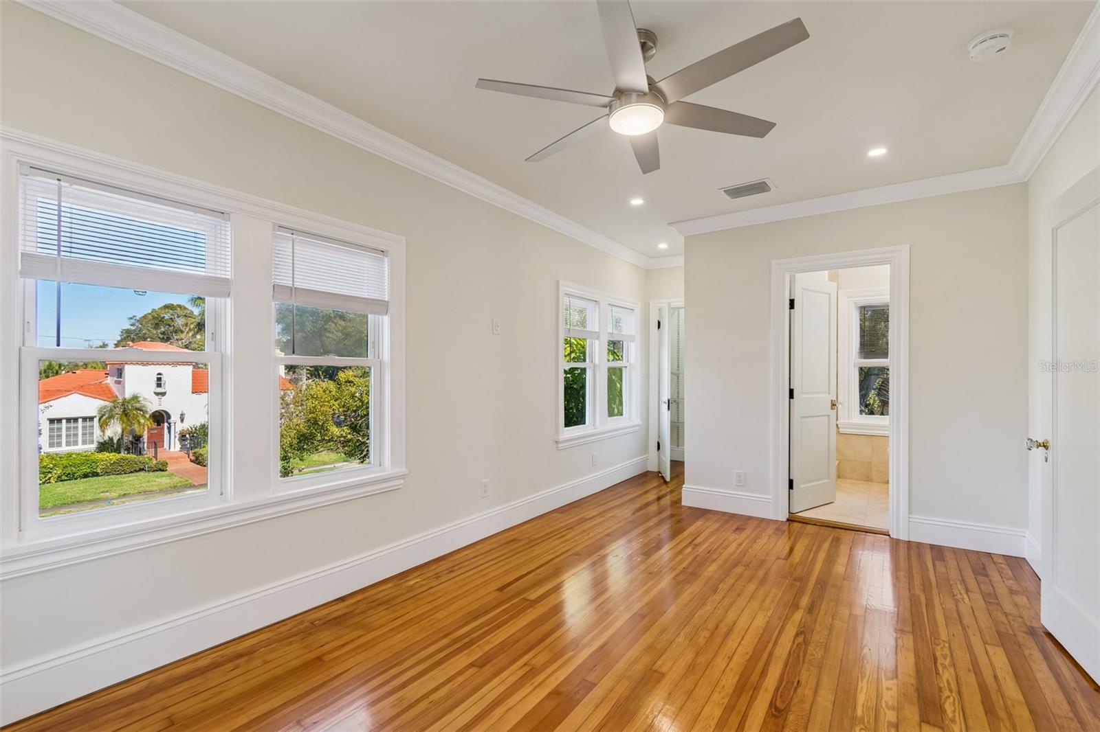 Image 51 of 95 For 344 21st Avenue Ne