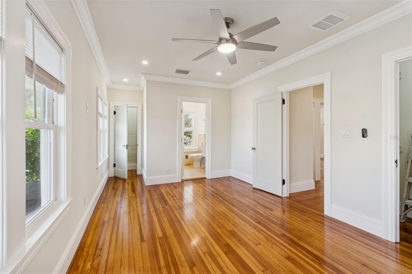 Image 52 of 95 For 344 21st Avenue Ne