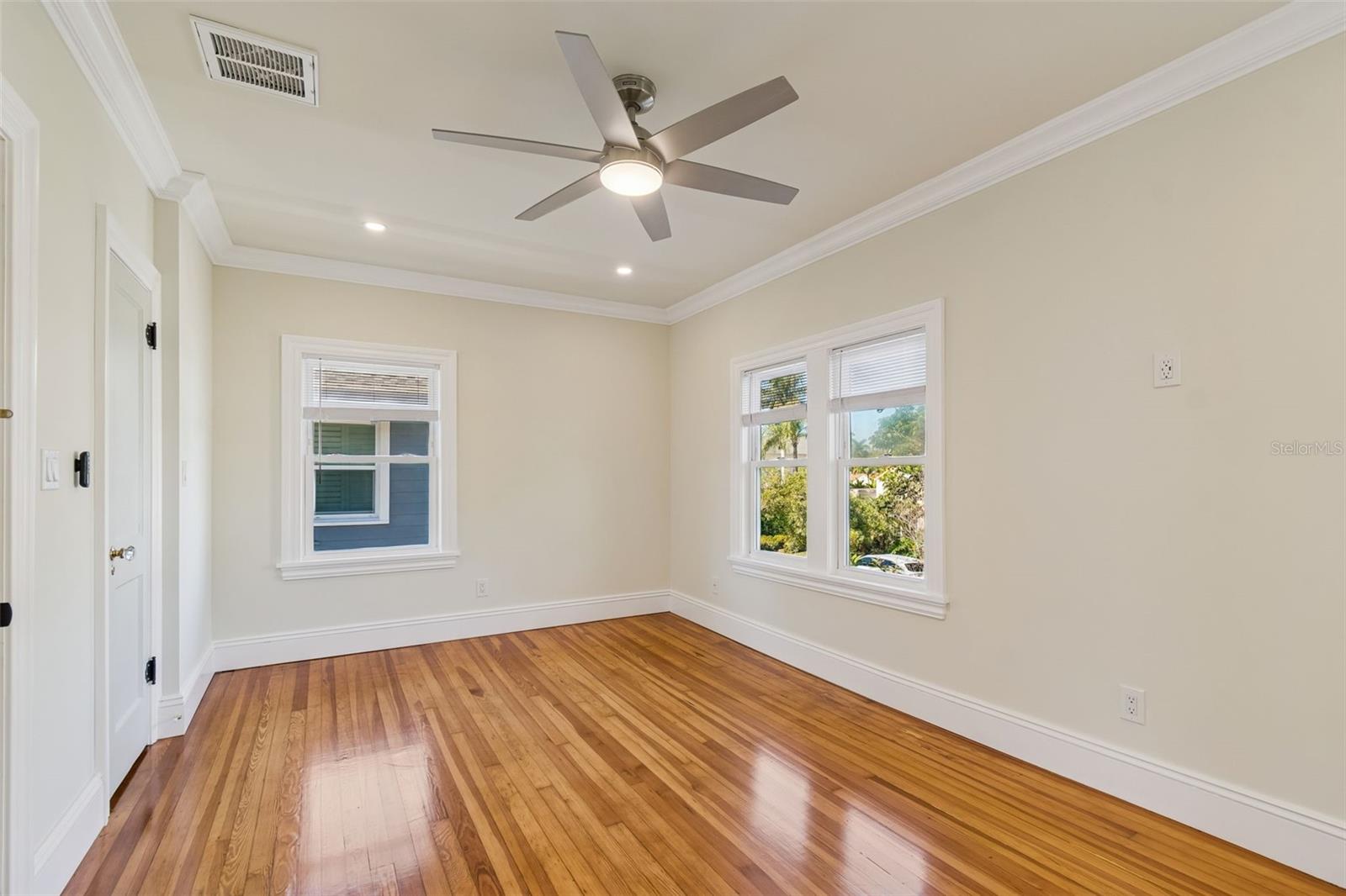 Image 53 of 95 For 344 21st Avenue Ne